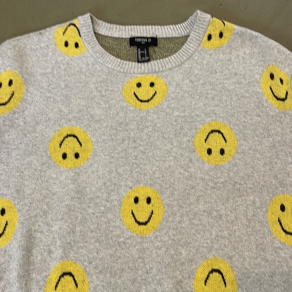 FOREVER 21 Gray Sweater with CUTE Yellow Smiley Faces size LARGE Mens - Picture 5 of 14